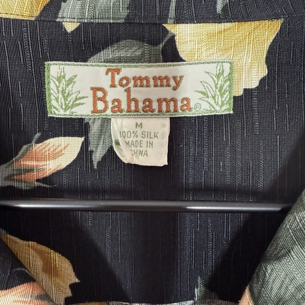 VTG Tommy Bahama Mens  Hawaiian 100% Silk Shirt Size M Floral Tropical Button - Picture 6 of 13
